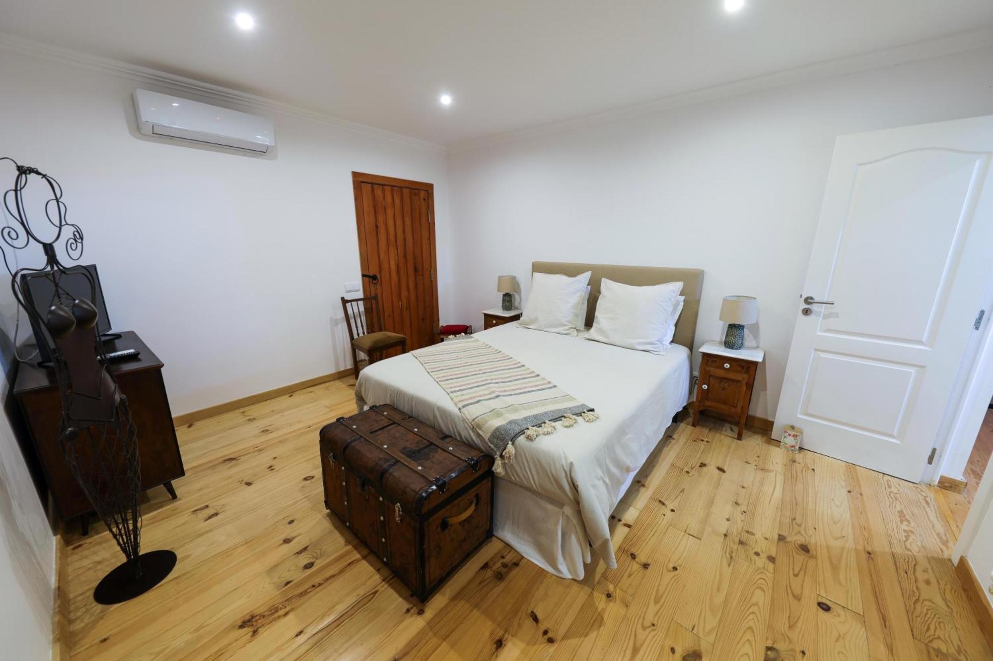 Renovated Wine Press House - With Pool Villa Porto de Mos  Phòng bức ảnh