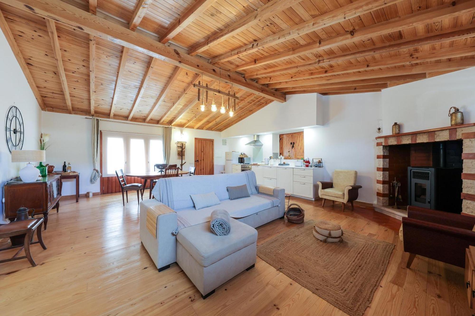 Renovated Wine Press House - With Pool Villa Porto de Mos  Phòng bức ảnh
